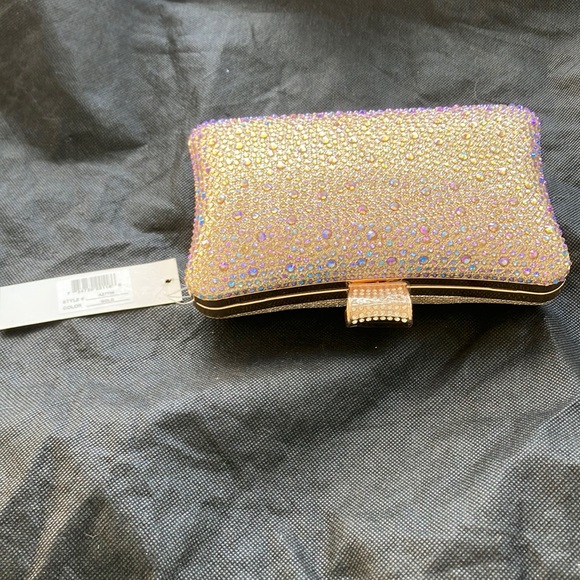 Simona Gloss Structured Clutch (AVD1749)